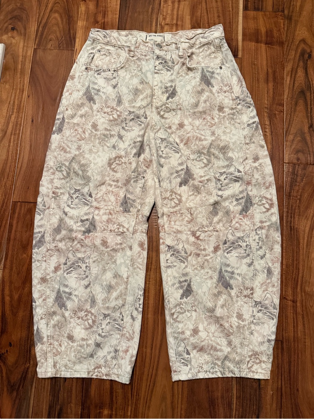 Free People We The Free Good Luck Barrel Jeans Cat Camo Print Cream sz 27 - Picture 3 of 16